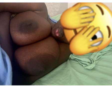 Tte, branlette espagnole, gros seins naturels