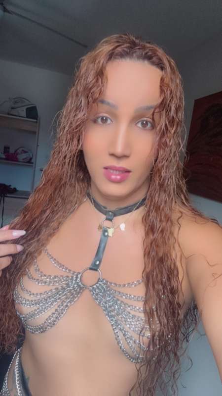  Trans Dominatrice pour passif soumis Schoelcher
