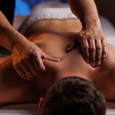  Massage 4 ou 2 main