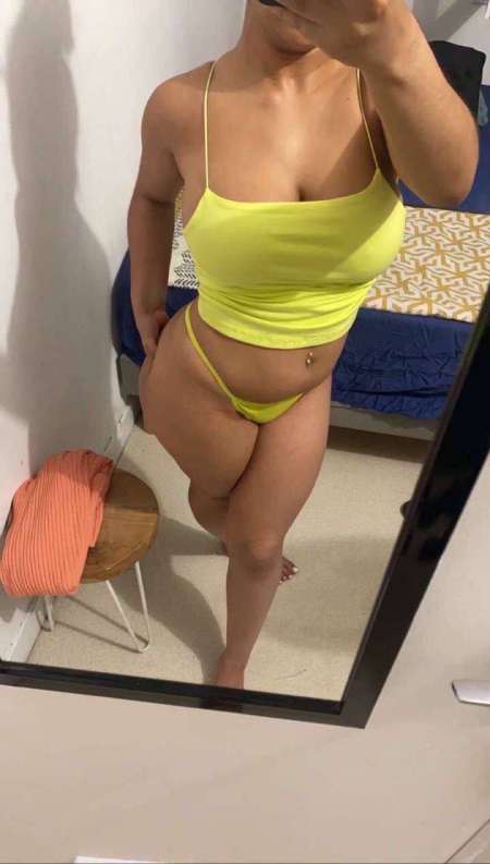 Nudes , cam , tu veux t’amuser avec moi ?