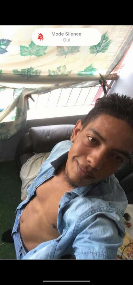 Mec cherche couple coquin ou femme