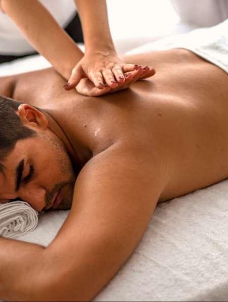 Lia masseuse