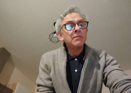 Je cherche une femme mure aux gros seins