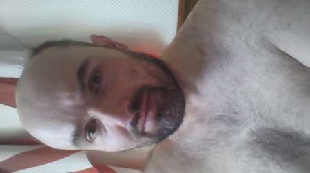  Jeune femme brune