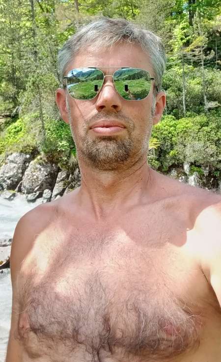 Homme  consommer