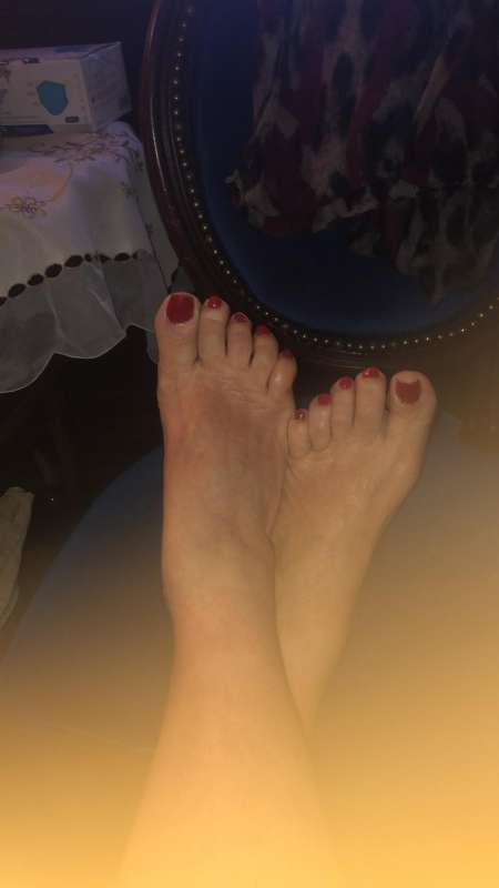 Belle femme exprimente pour massage / relaxation
