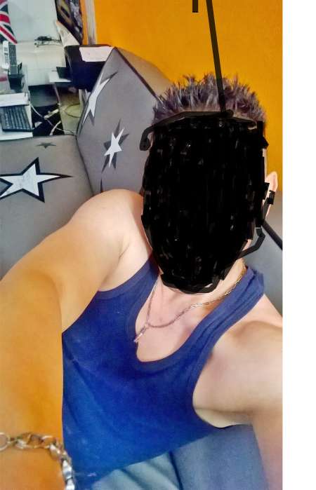 Gentlemen cherche une jeune fille blonde