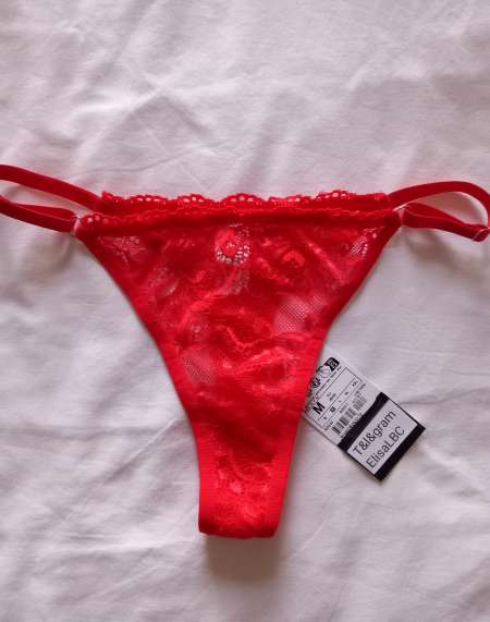 Vends strings portes