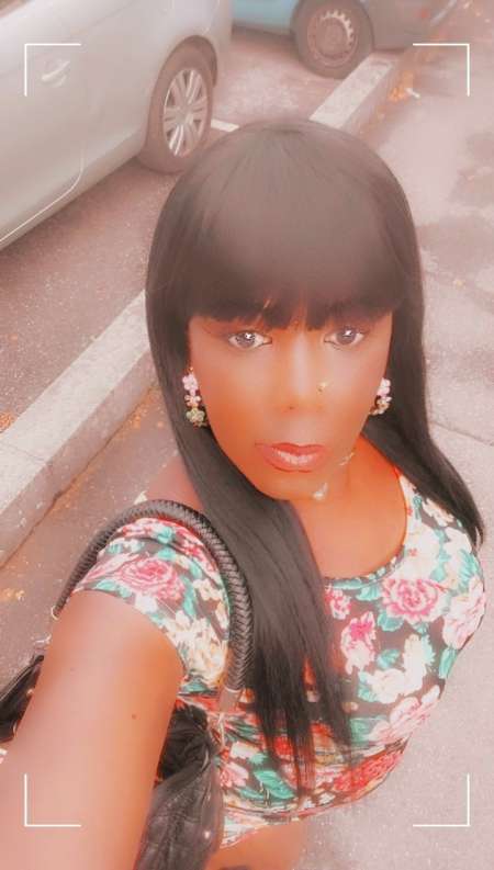 Jolie travesti black passi et Active reoit  lyon