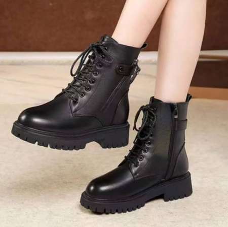 Je cherche  adorer les pieds des femmes