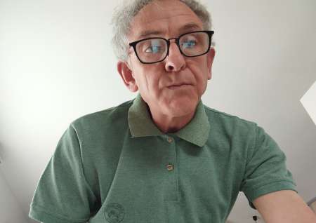 Homme cherche femme ayant une trs grosse poitrine