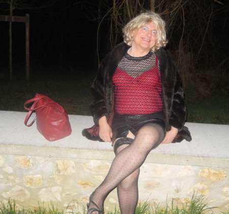 GINA TRAV RECHERCHE COPINE OU MALE VIRIL