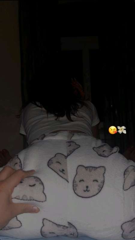 Une trs belle femme avec une trs belle taille