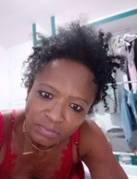 Je suis  la recherche amical