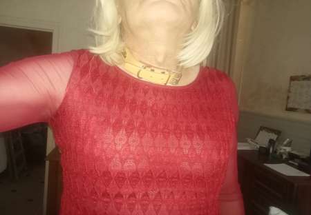 Suis Cindy soumise imberbe travesti