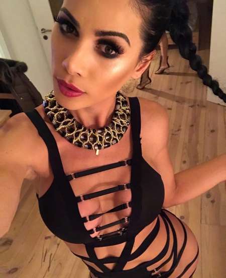 Belle dominatrice active/passive bien mont