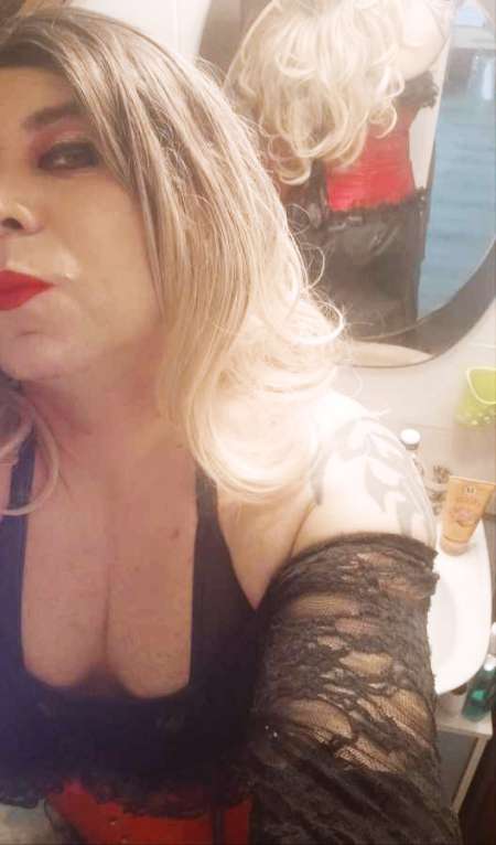 Kassandra sexy et passive