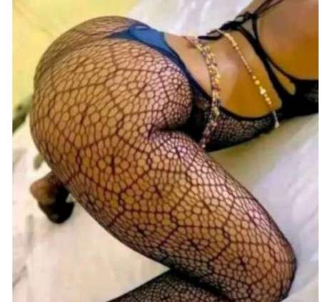 Jolie femme Black pour massage aux huiles e