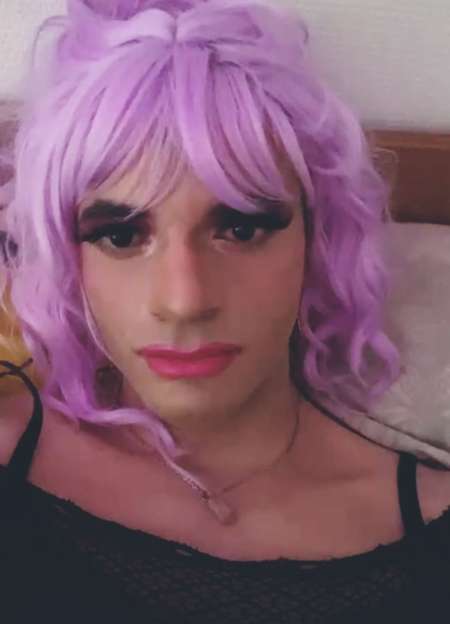 Travesti mignonne cherche un homme viril