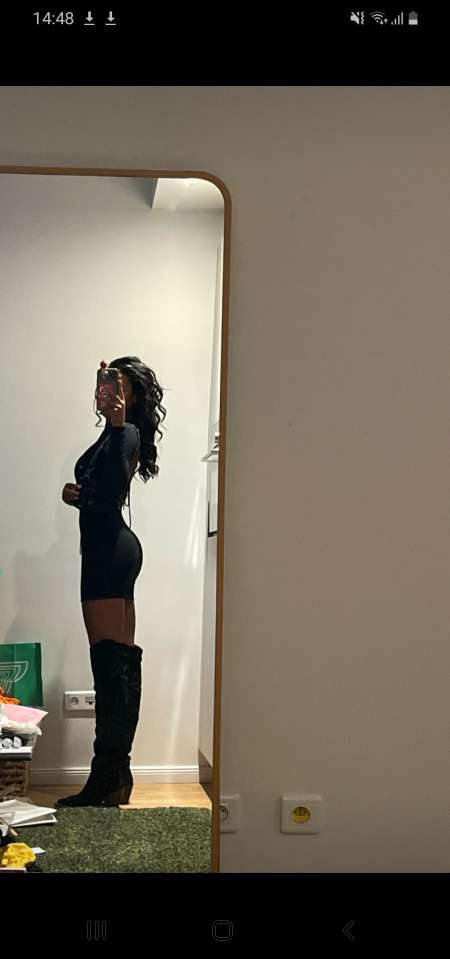 La plus belle de tes copains