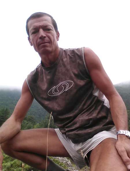 Je recois gar�ons en short pour se branler