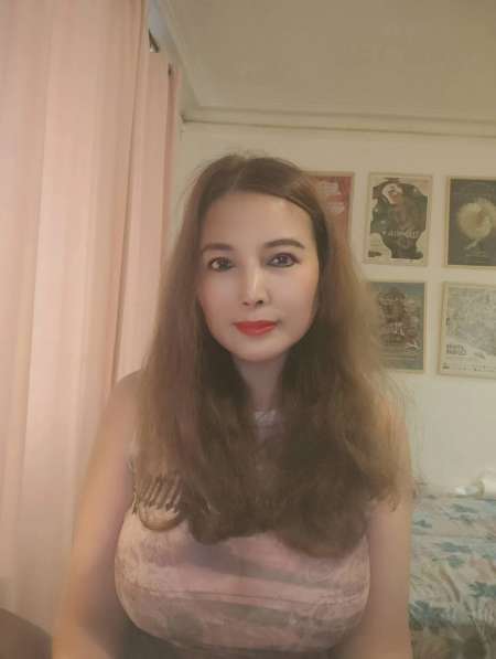 Jolie masseuse asiatique