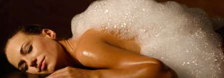 Massage � l'eau savonneuse