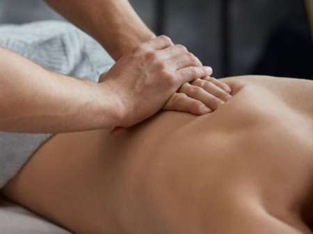 Massage et relaxation pour femmes.