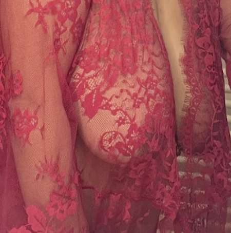 Une petite femme des iles