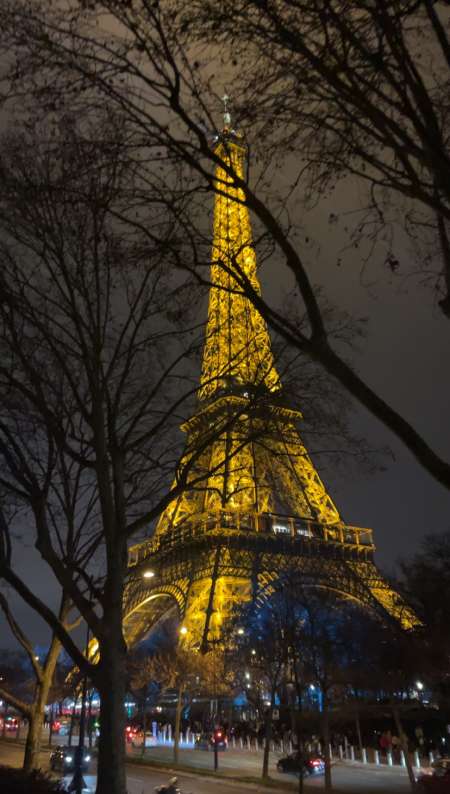 Jeune black de 22 ans cherche des femmes matures