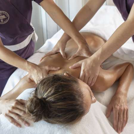 Homme recherch� pour Massage 4 mains