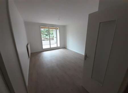 Recherche une femme disponible