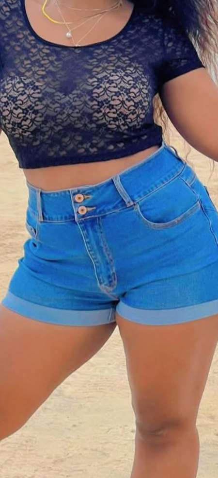 FEMME CHERCHE UN HOMME POUR PLAISIR & PLAISIR