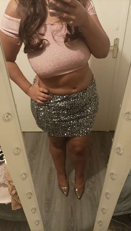 bonjour Yasmine jolie brune