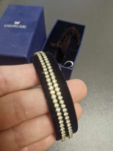 Vend bracelet avec presentation coquine