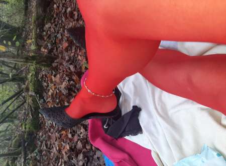 TRAV cherche H pour jouir sur mon visage.