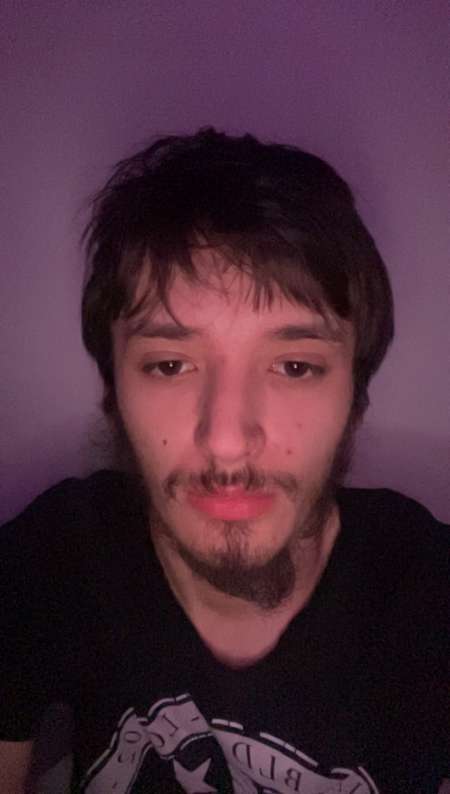 Cherche femme arabe/turque voil�e ou pas, tout age