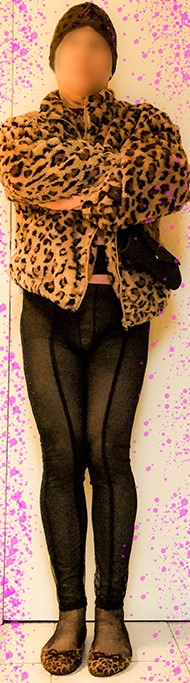 Lope Trav Femelle en collant, string et ballerines