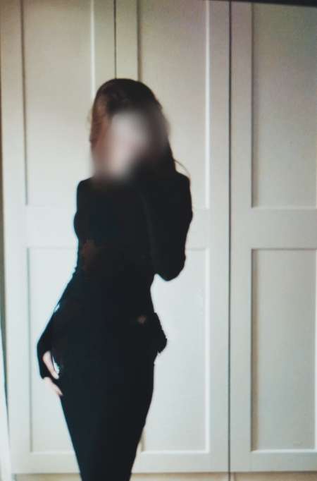 Body massage corps sur futon naturiste