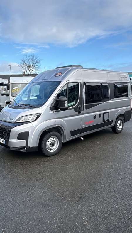 Mesdames je vous emm�ne en camping car