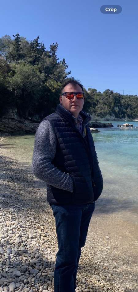 Homme grand et s�duisant recherche femme