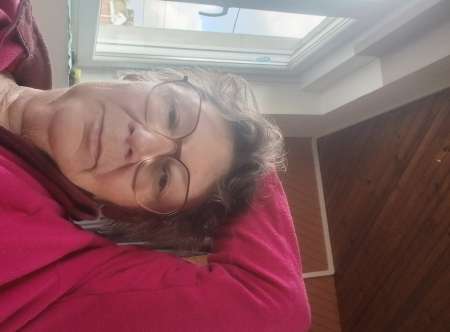 Masseuse proff sur table