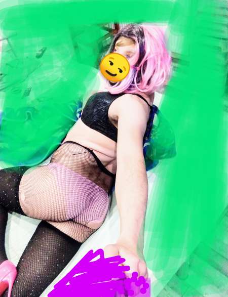 Travesti occasionnel cherche dominant