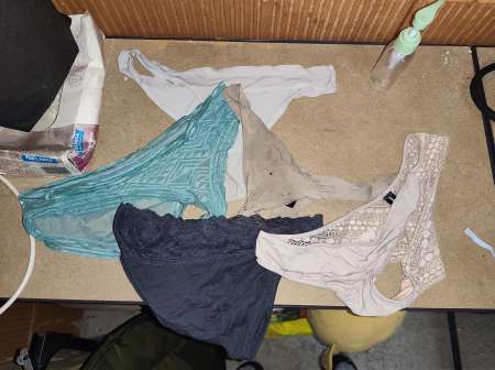 Vend string tanga et culotte souill�