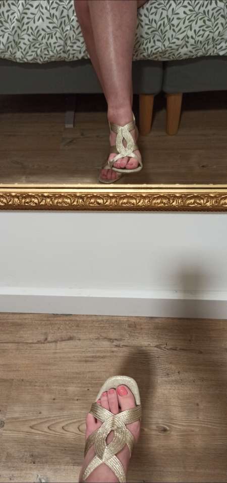 Rdv pieds f�tichisme massage etc...