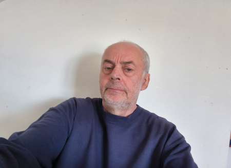 Homme 65 ans protecteur cherche une complice